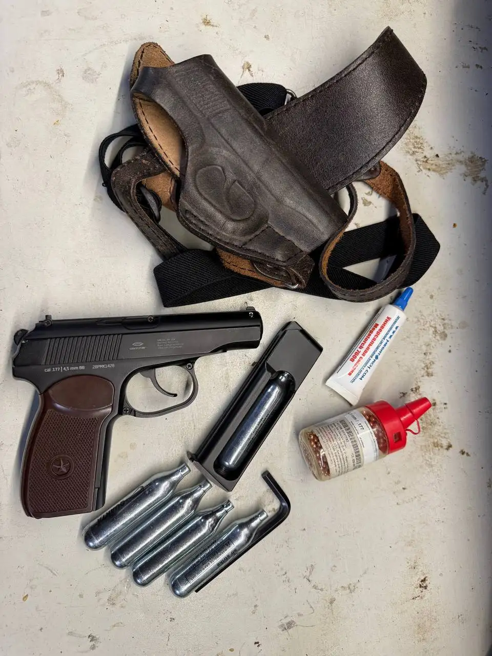 Продажа пневматического пистолета Gletcher PM с аксессуарами - Оружие и аксессуары (Барахолка) в Томск