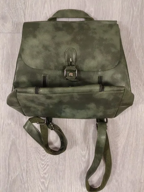 Сумка-рюкзак из эко кожи - Оружие и аксессуары в Томск