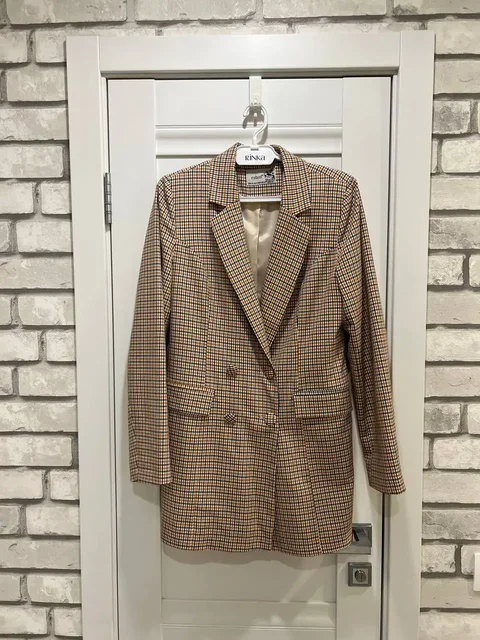 Удлиненный приталенный пиджак в клетку размер 46 - Купальники в Томск