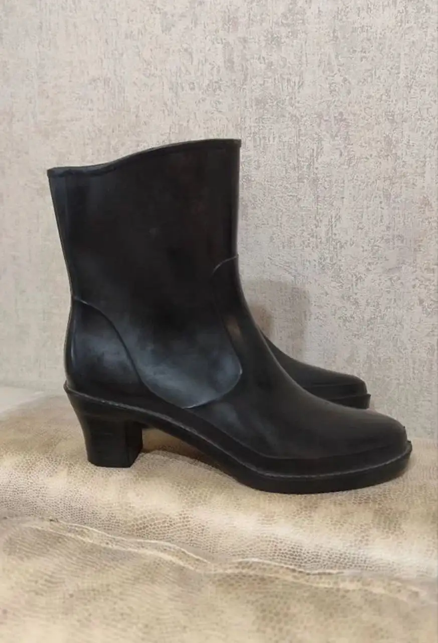 Резиновые сапоги 40 размер - Обувь (Одежда) в Томск