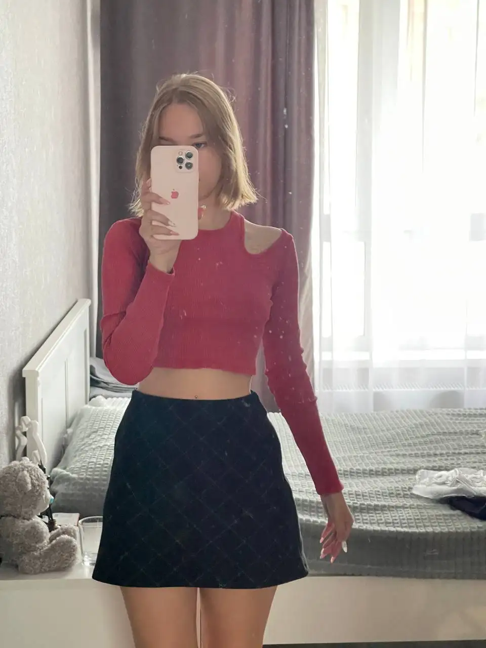 Красная водолазка с вырезом на плече - Верхняя одежда (Одежда) в Томск