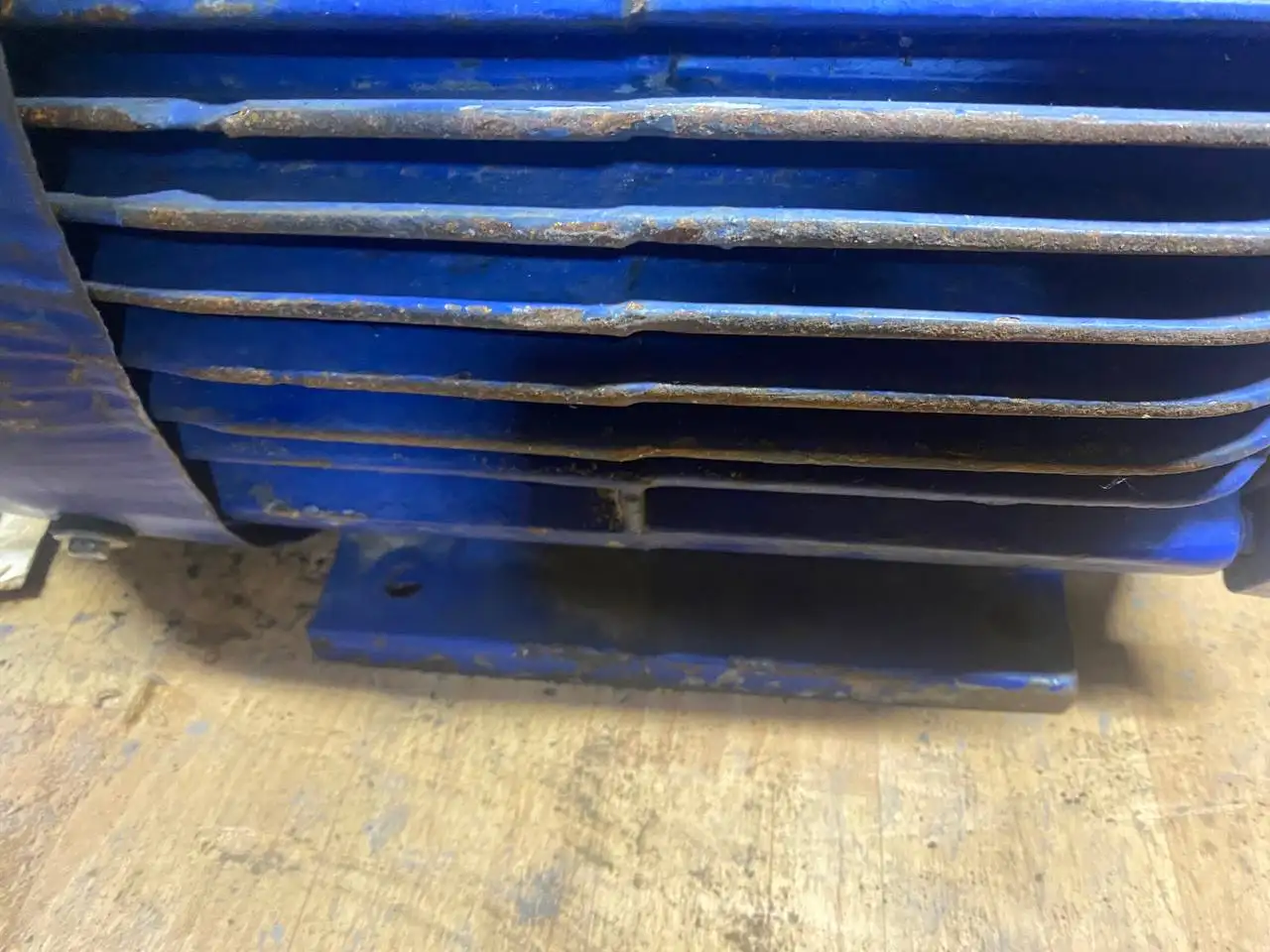 Продам электродвигатель 11 кВт 3000 оборотов - Барахолка в Томск