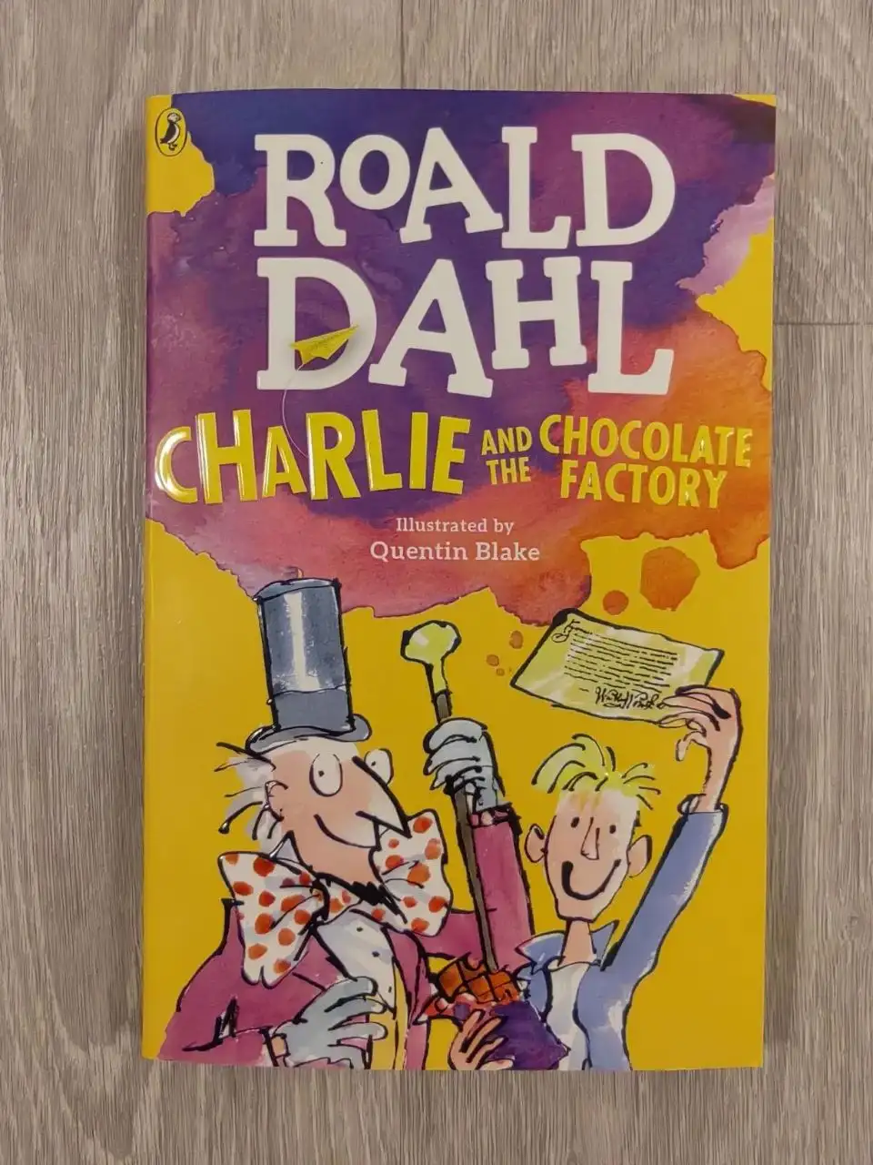 Книга 'Чарли и шоколадная фабрика' на английском - Книги (Барахолка) в Томск
