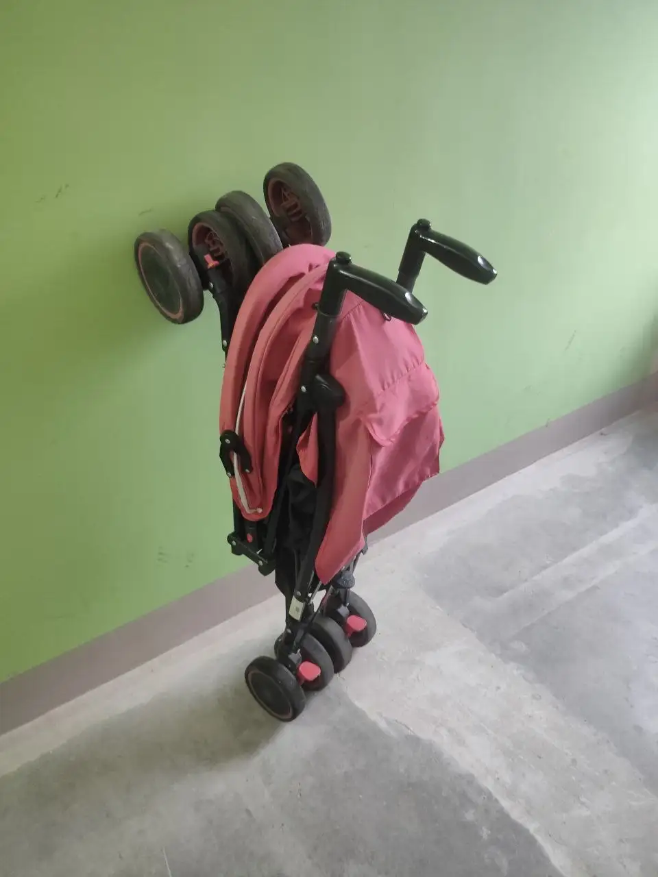 Продам прогулочную коляску - Коляски (Товары для детей) в Северск