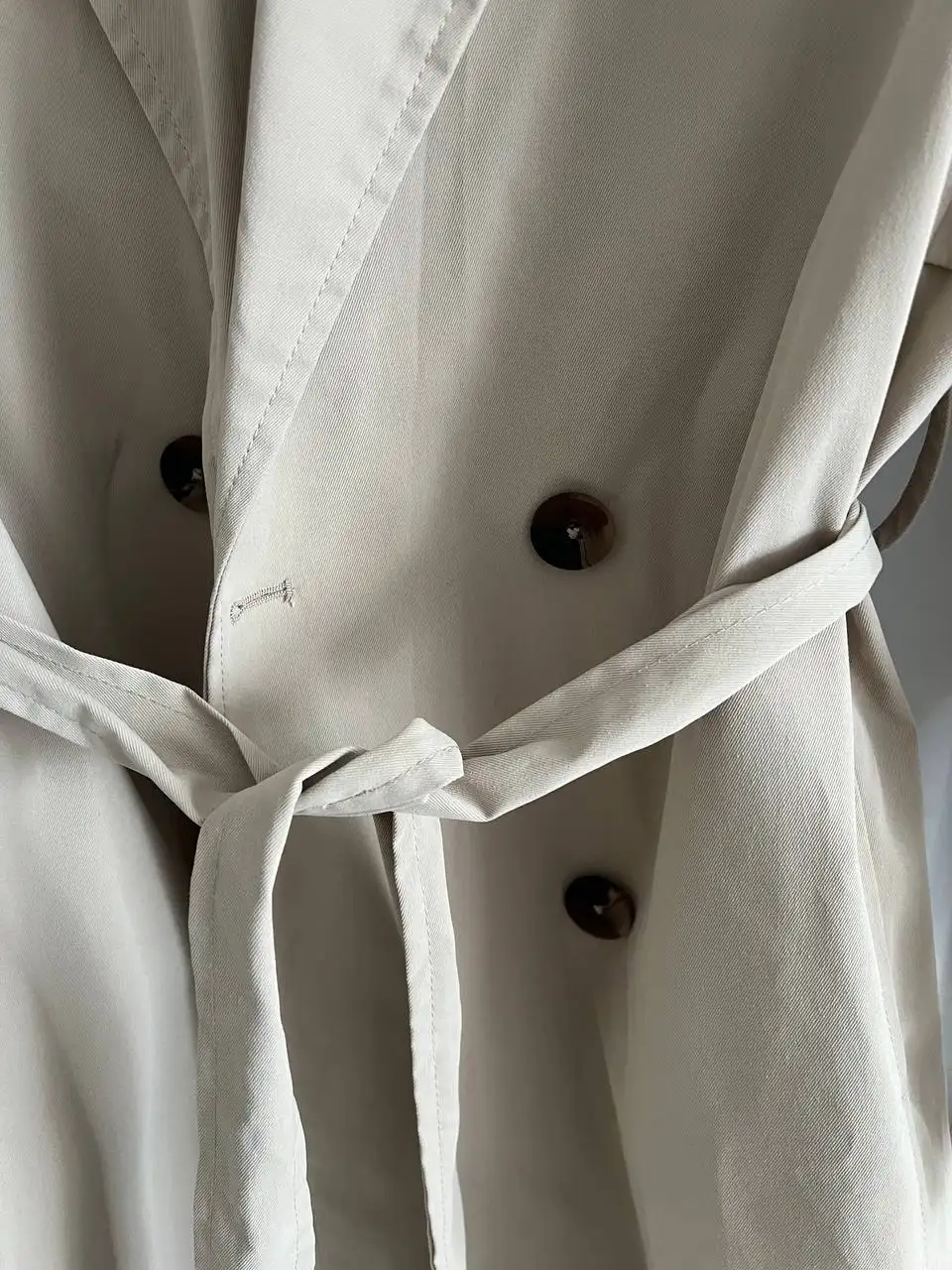 Базовый тренч reserved размер L, беж - Верхняя одежда (Одежда) в Томск