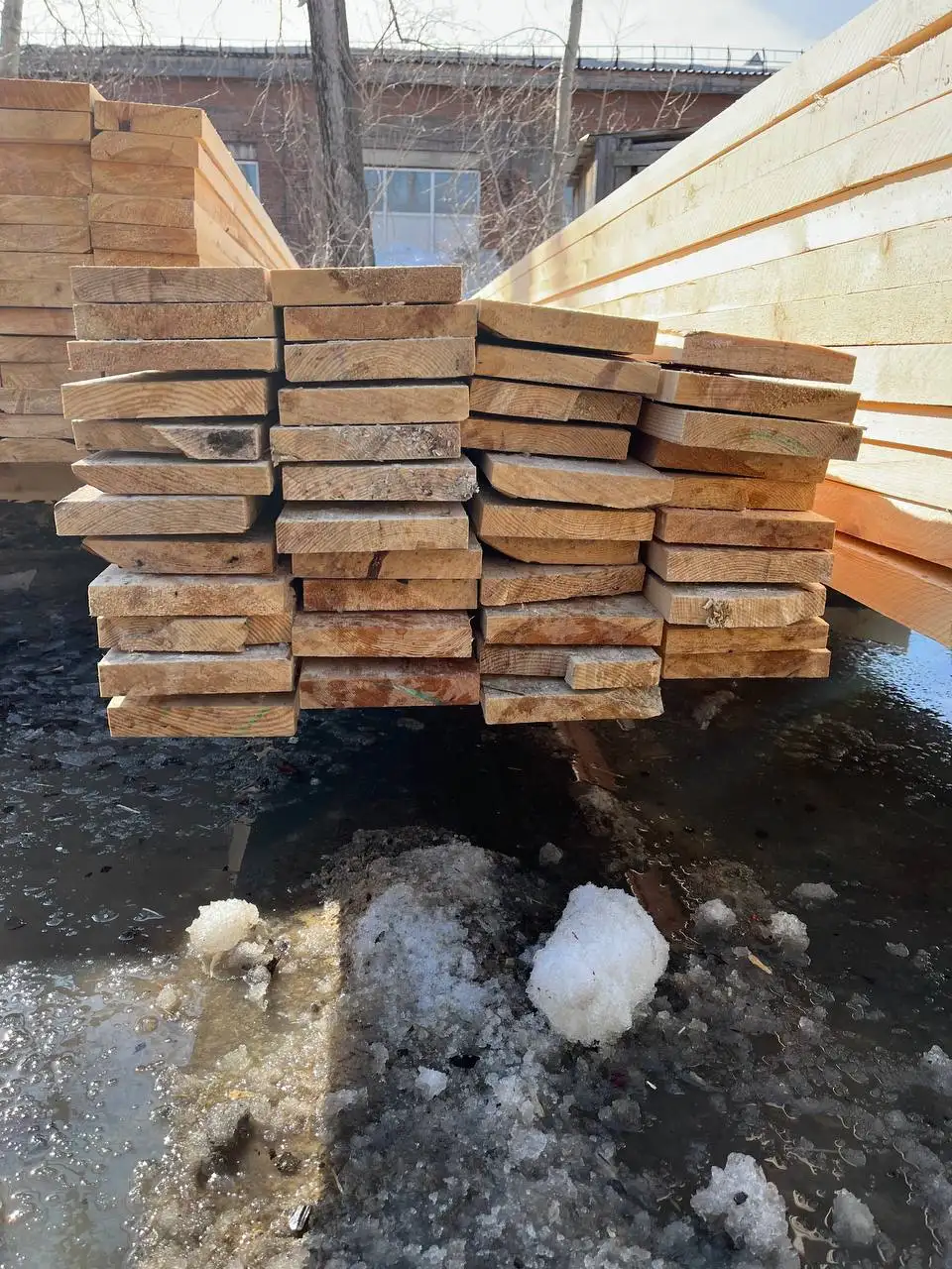 Продажа свежепиленных пиломатериалов из сосны - Барахолка в Томск