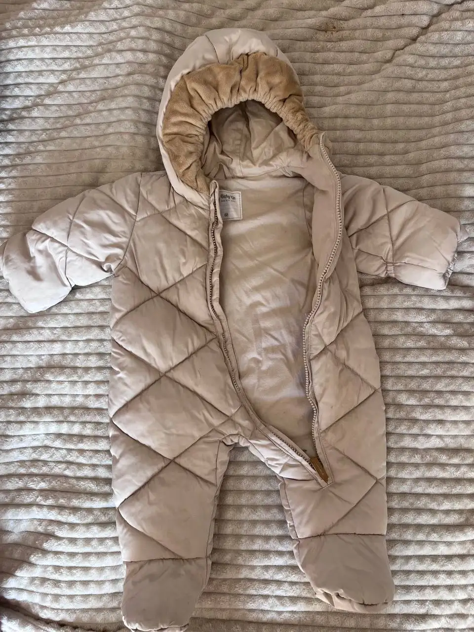 Продажа детских комбинезонов для мальчика - Одежда для детей (Товары для детей) в Томск