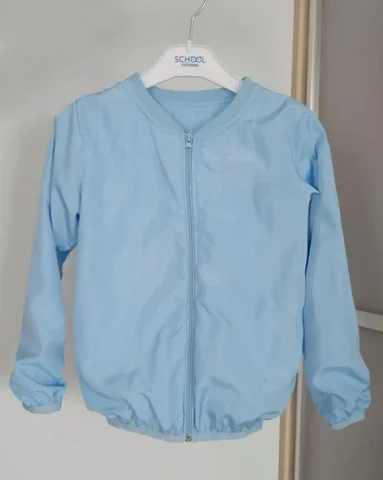 Детская ветровка размер 110-116 - Массажное оборудование в Томск