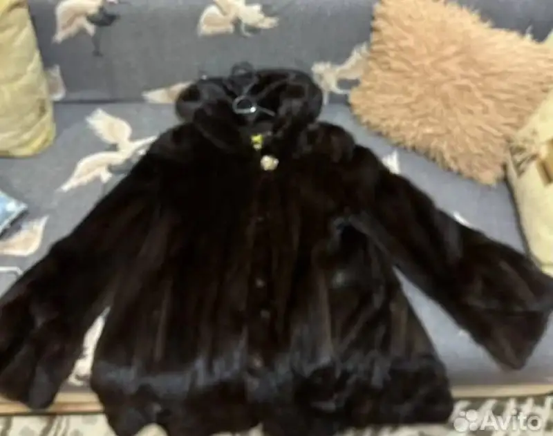 Продам две шубы: искусственную и норковую - Верхняя одежда (Одежда) в Томск