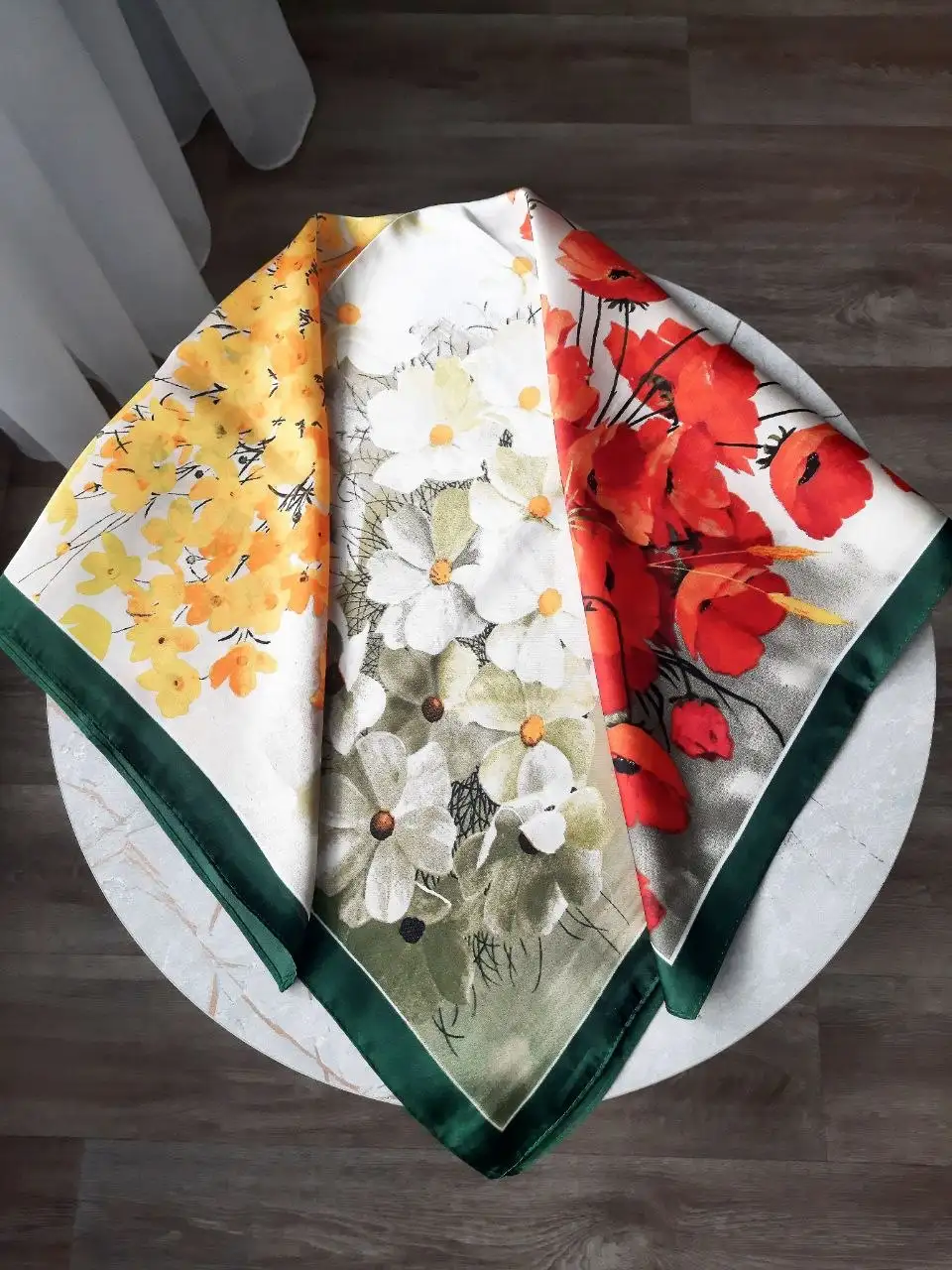 Шелковые платки 70х70 см новые - Барахолка в Томск