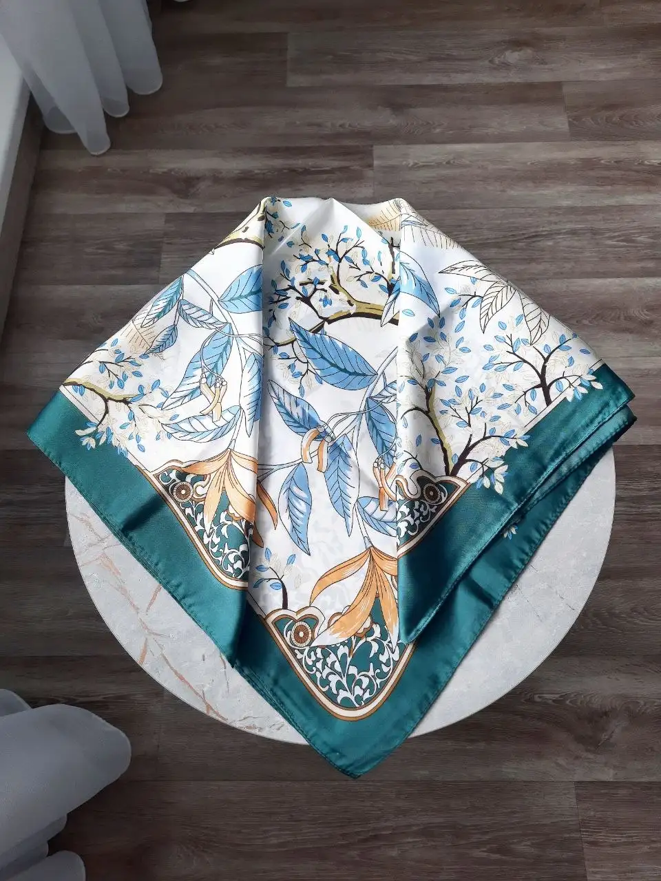 Шелковые платки 70х70 см новые - Барахолка в Томск