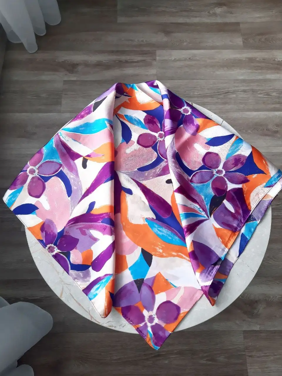 Шелковые платки 70х70 см новые - Барахолка в Томск
