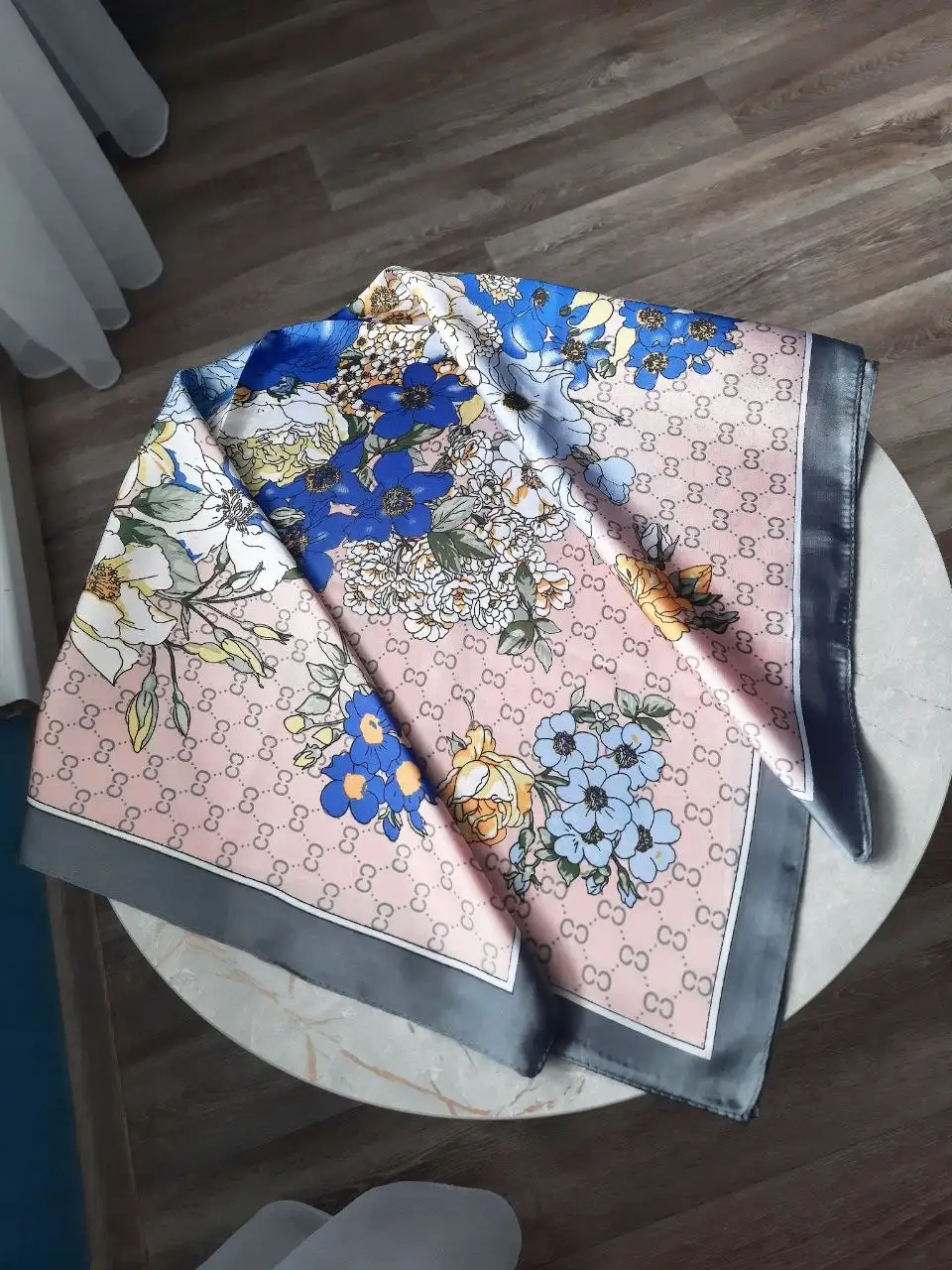 Шелковые платки 70х70 см новые - Барахолка в Томск