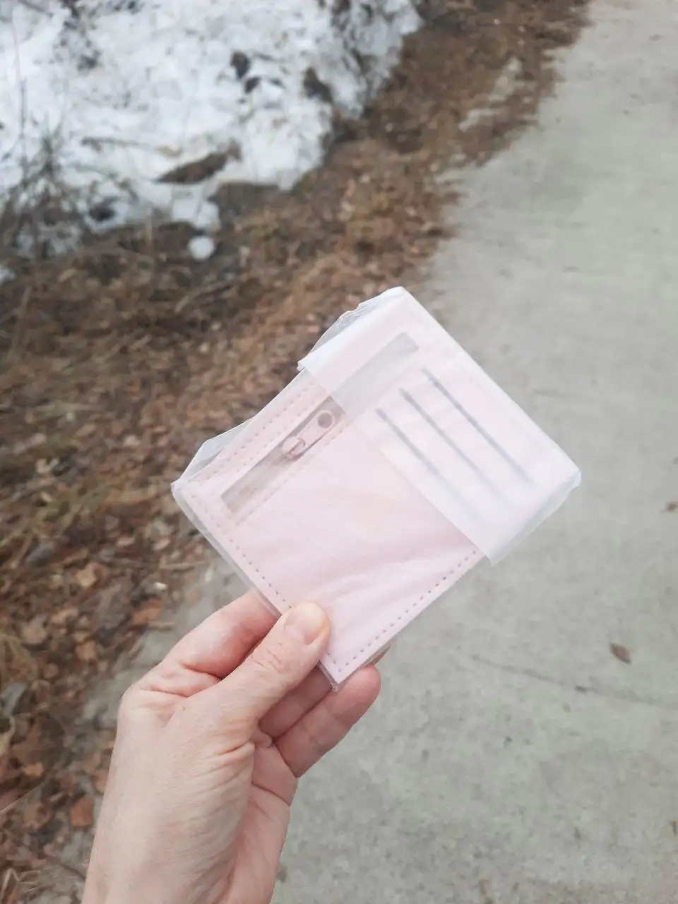 Новый картхолдер нежно-розовый из эко кожи - Барахолка в Томск