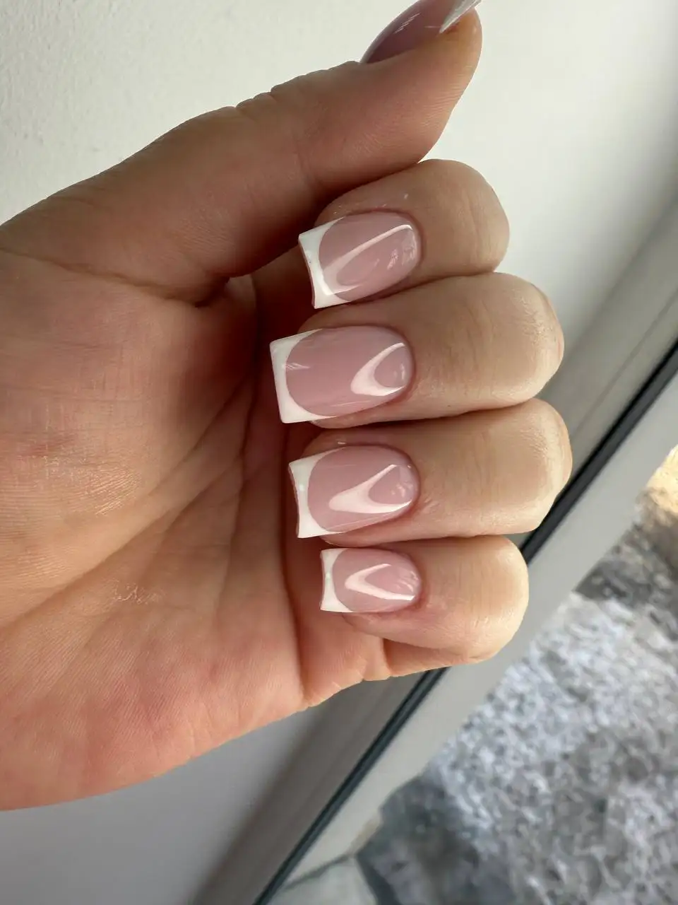 Скидка на маникюр в салоне MeDuZa - Красота и здоровье в Томск