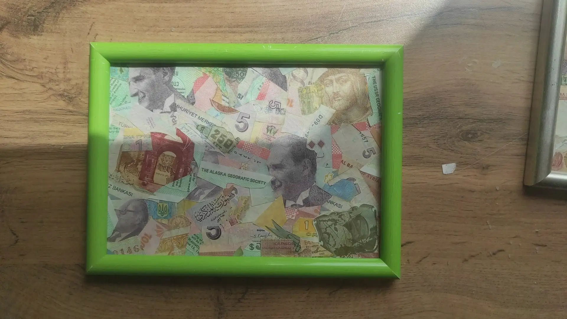 Продам картины из денег - Барахолка в Томск