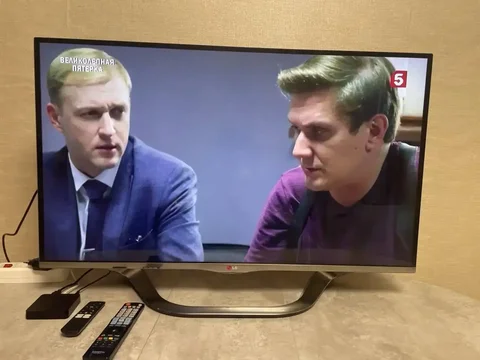 Продам телевизор Smart TV 42" с приставкой - Телевизоры в Томск