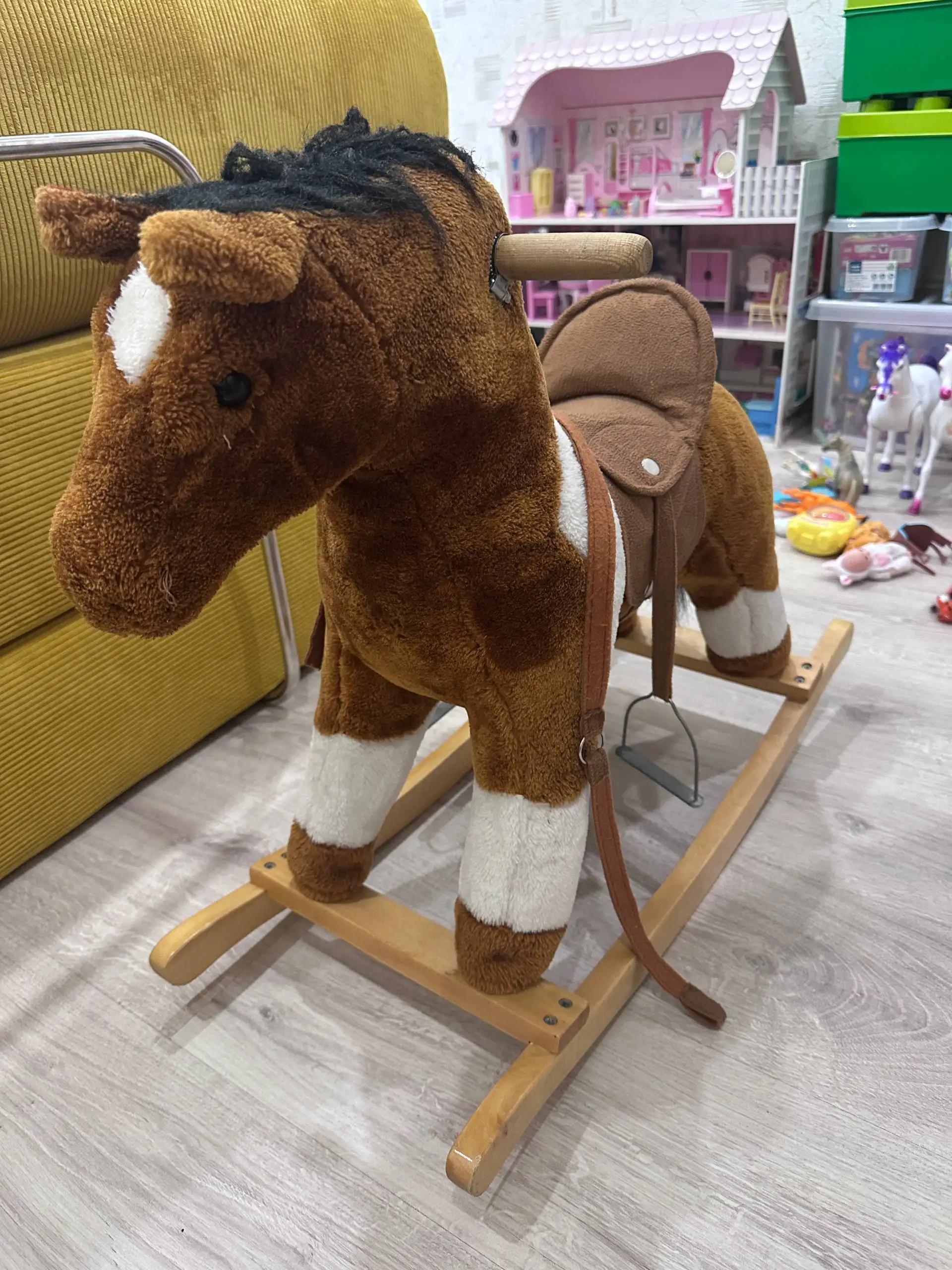 Игрушечная лошадка-качалка с эффектом ржания - Игрушки (Товары для детей) в Томск