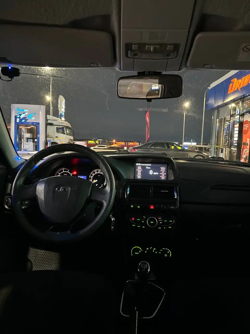 Продам Lada Priora 2 2014 года в максимальной комплектации