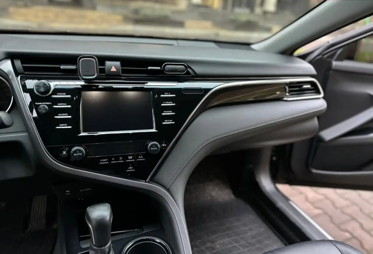 Продажа Toyota Camry 2018
