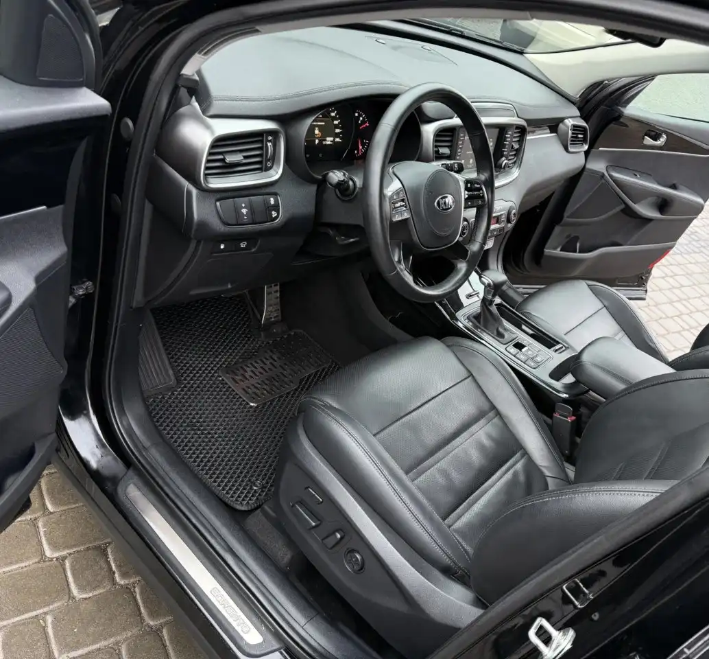 Kia Sorento 2018 в отличном состоянии