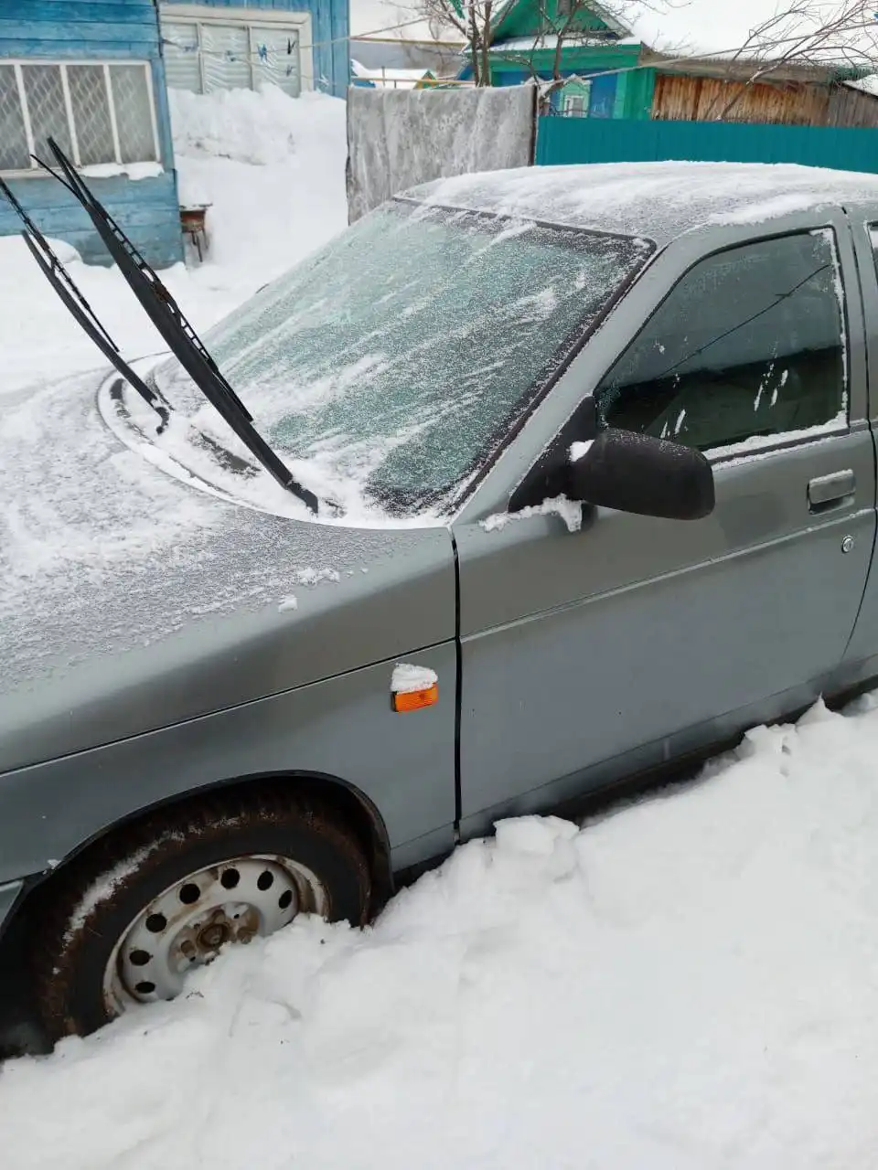 ВАЗ 2106 2006 года на ходу, дно переварен, стаканы целые