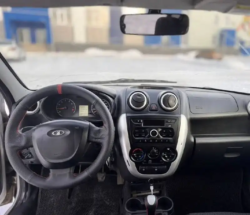 Продажа автомобиля Lada Granta 2015 года с кондиционером