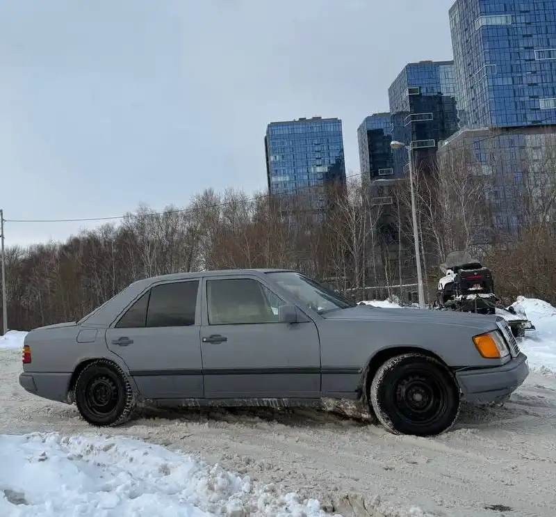 Продам Mercedes 124 1987 года на механике - Авто в Казань