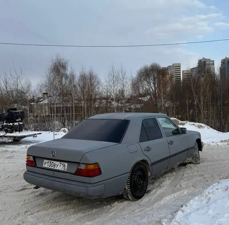 Продам Mercedes 124 1987 года на механике - Авто в Казань