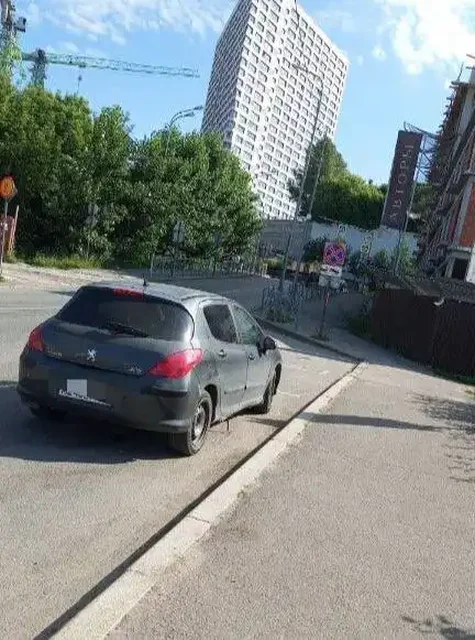 Продается автомобиль 2010 года, 1.6 автомат, с проблемой двигателя - Авто в Казань