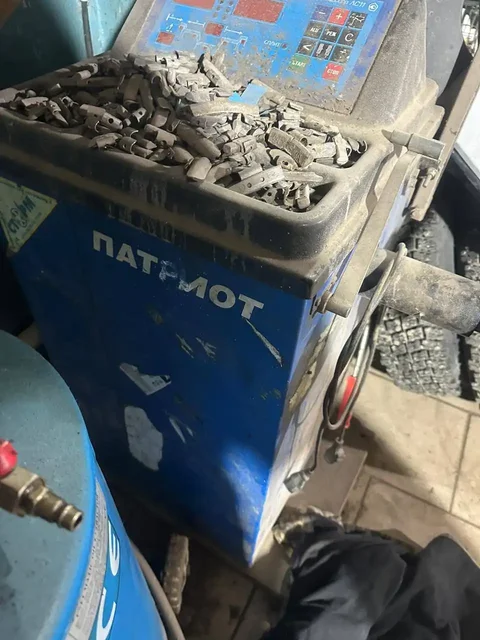 Продам балансировочный шиномонтажный станок STORM Патриот - Запчасти в Казань