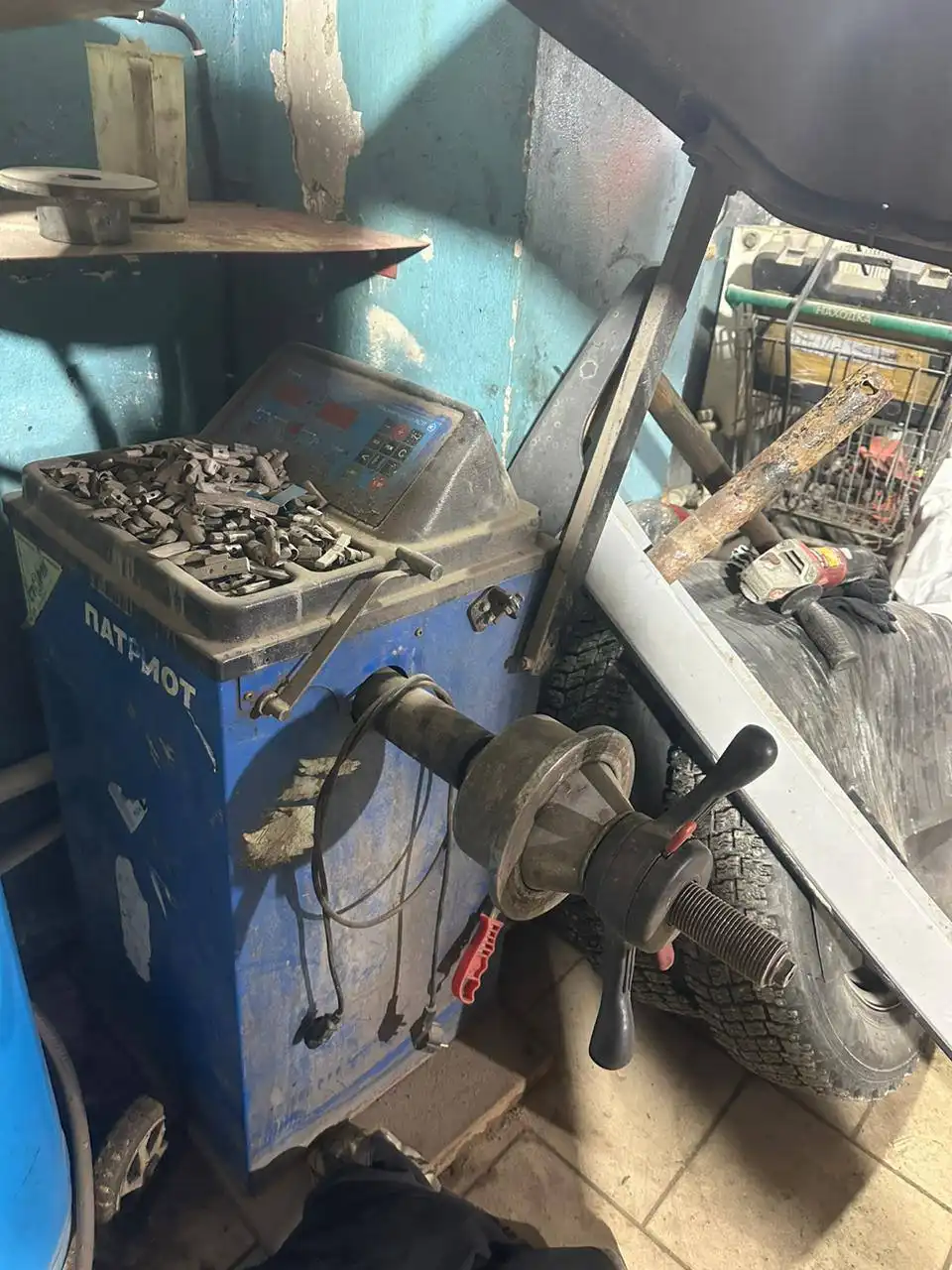 Продам балансировочный шиномонтажный станок STORM Патриот - Шиномонтажное оборудование (Запчасти) в Казань