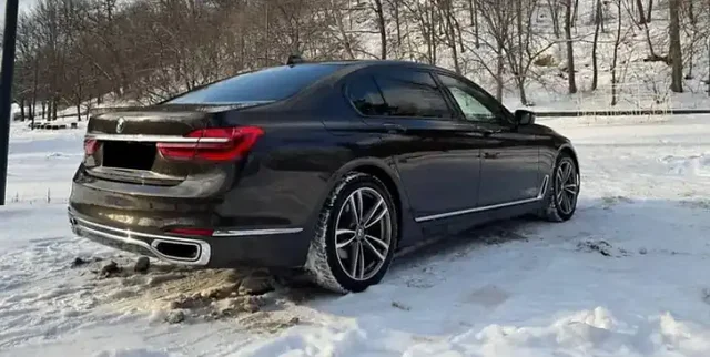 Продажа BMW 7 серии 2016 года с дизельным двигателем 3л и полным приводом - Внедорожники/SUV в Казань