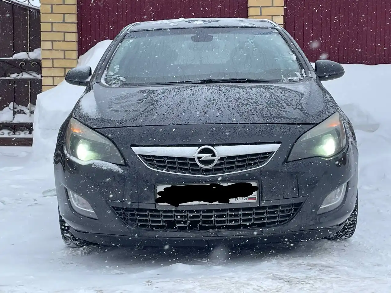Opel Astra J 2011 год, 1.6 турбо, автомат - Авто в Казань