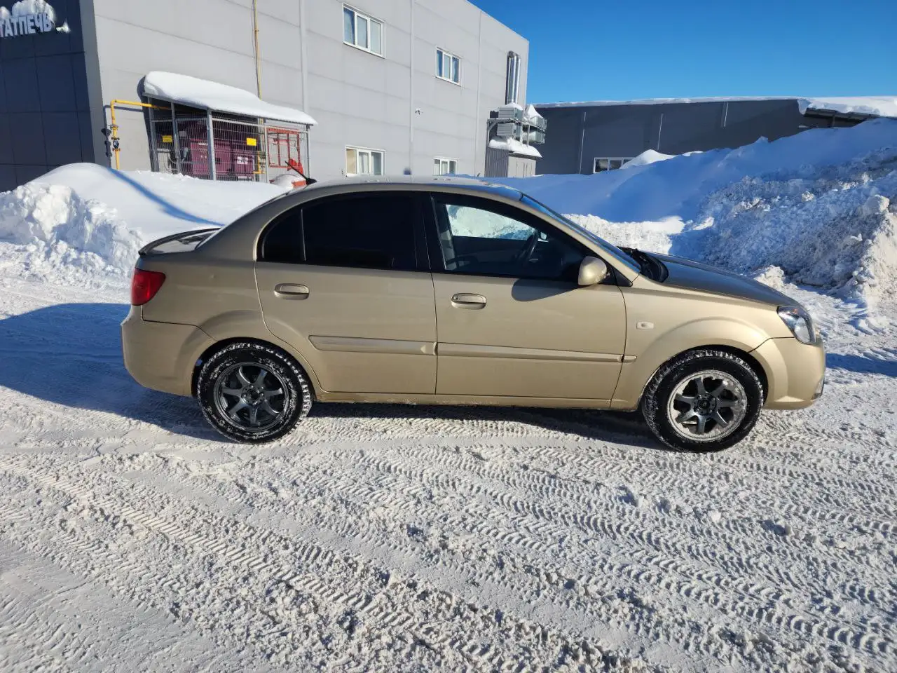 Продажа автомобиля Kia Rio 2010 года - Легковые автомобили (Авто) в Казань