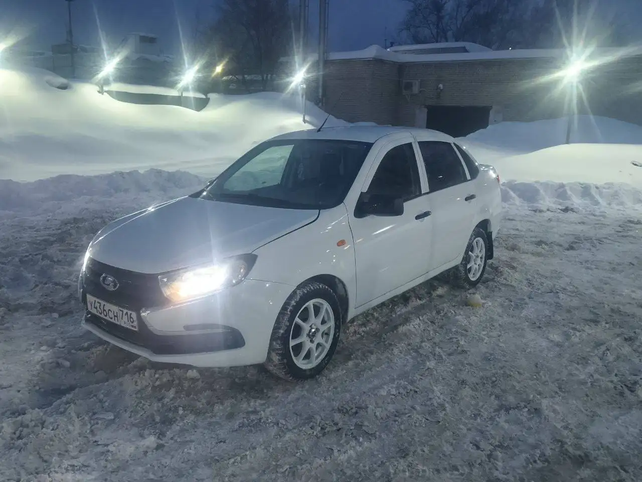 Продажа автомобиля Lada Granta 2013 года в Казани - Авто в Казань