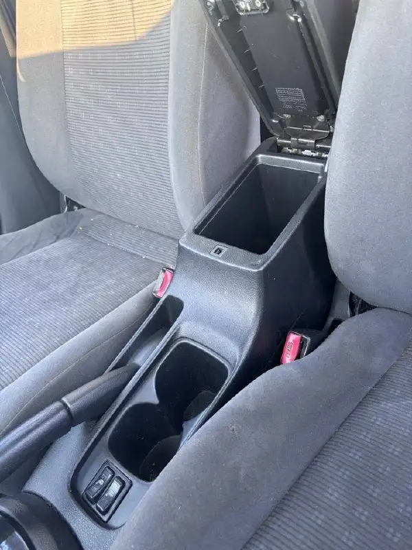 Продажа автомобиля 2004 года с пробегом 222 тыс. км, двигатель 1.6 бензин, АКПП - Авто в Магнитогорск