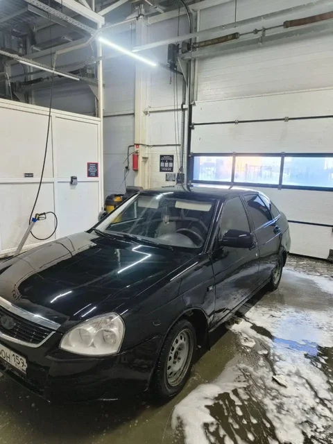 Продам LADA Priora хэтчбек, чёрный цвет - Грузовики в Казань