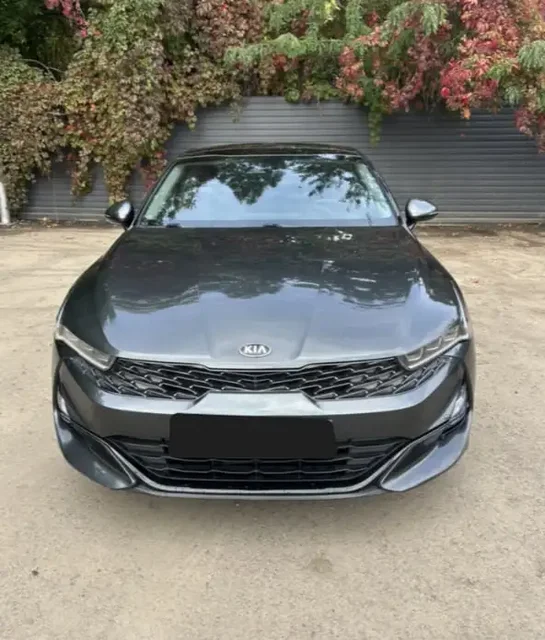 Kia K5 седан бизнес-класса в хорошем состоянии - Грузовики в Казань