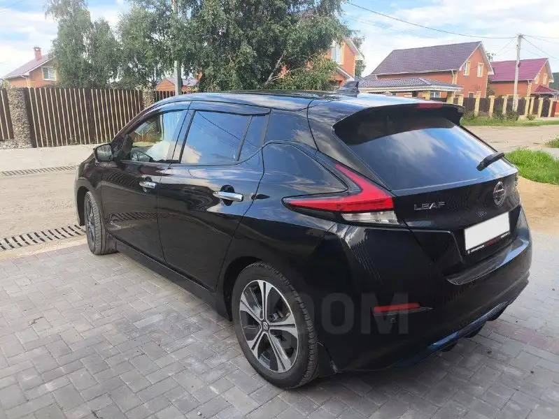Продажа Nissan Leaf 2 поколение (ZE1) 2020 года - Авто в Омск