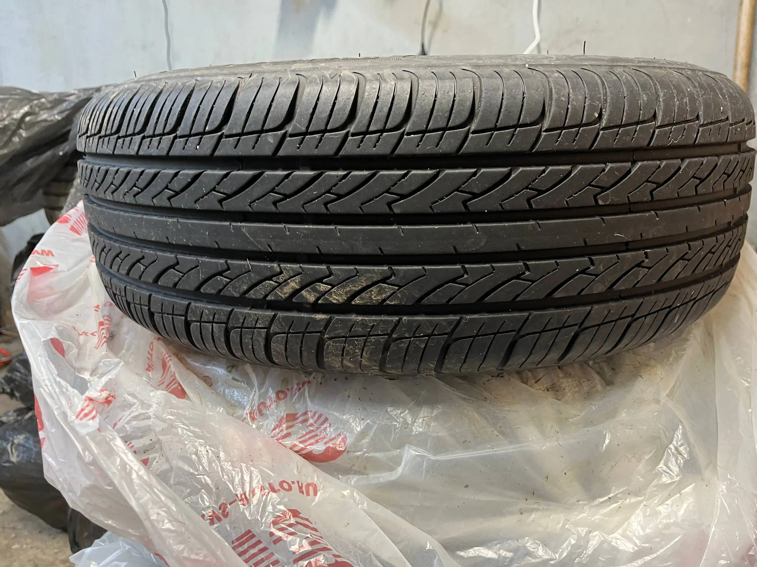 Новая резина, штампы на приору (ваз) - Шины и диски (Запчасти) в Казань