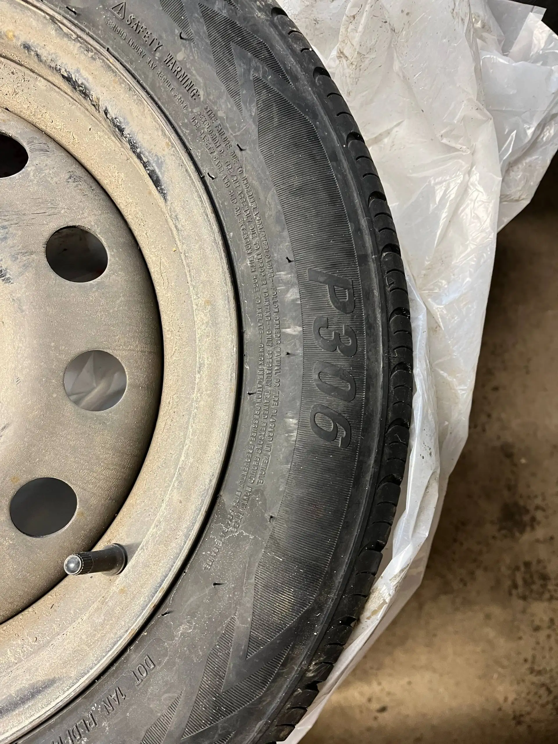 Новая резина, штампы на приору (ваз) - Шины и диски (Запчасти) в Казань