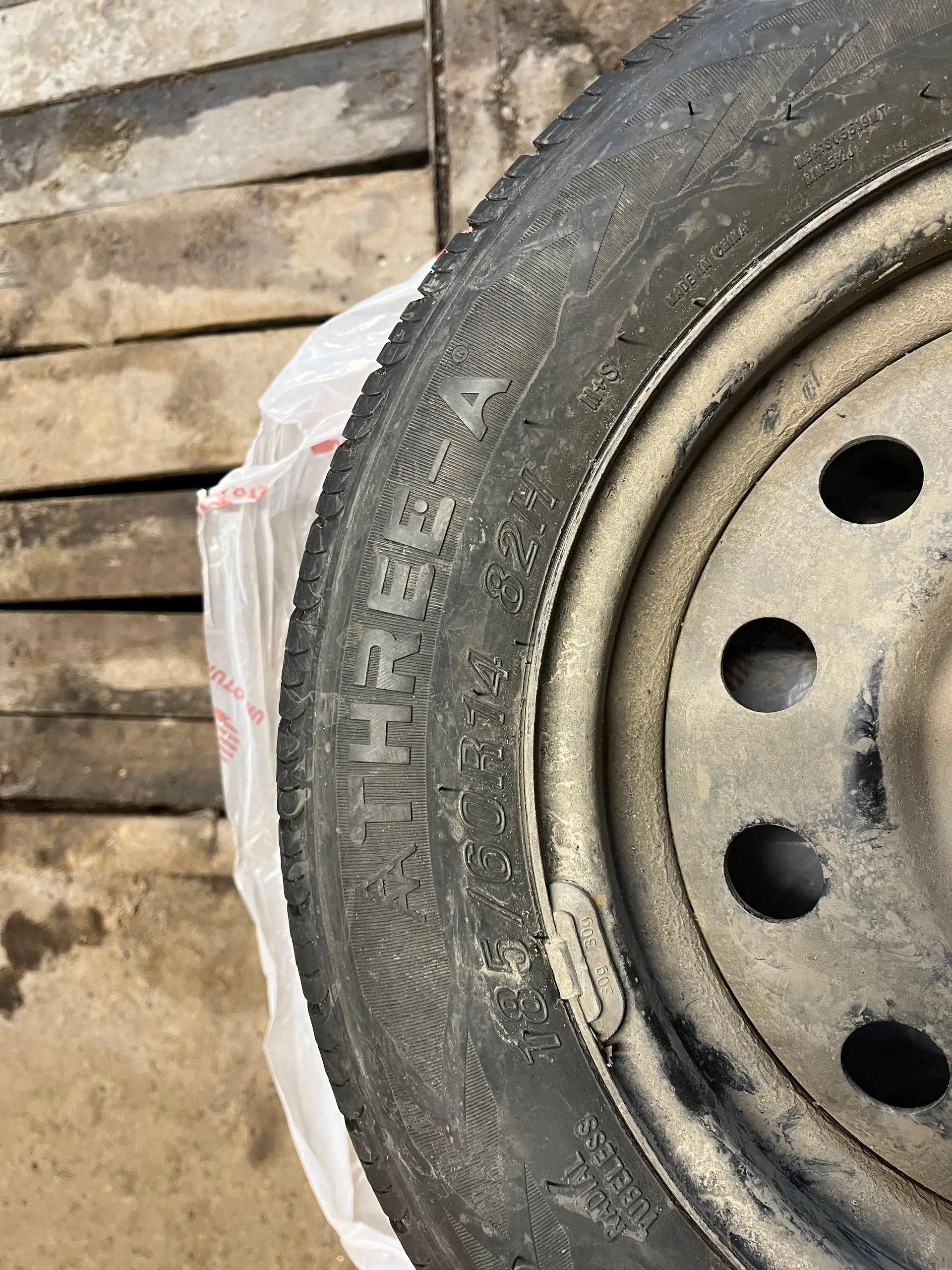 Новая резина, штампы на приору (ваз) - Шины и диски (Запчасти) в Казань