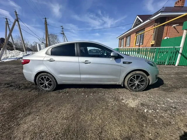 Продается Kia Rio 2012 года, механика 1.4 - Подержанные автомобили в Казань