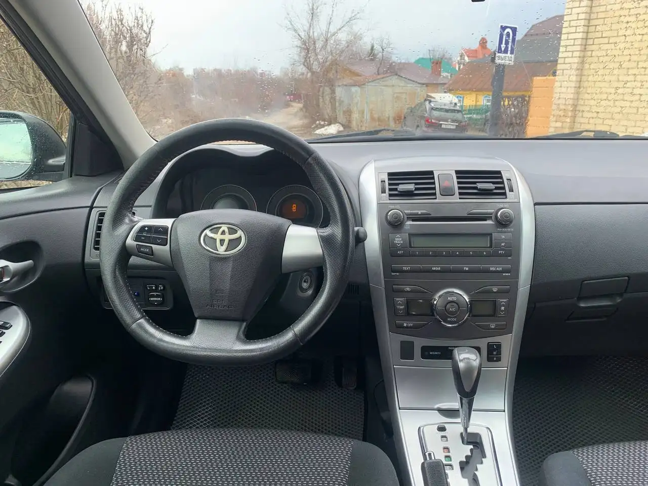 Продажа Рестайлинговой Toyota Corolla 2010 года - Легковые автомобили (Авто) в Казань