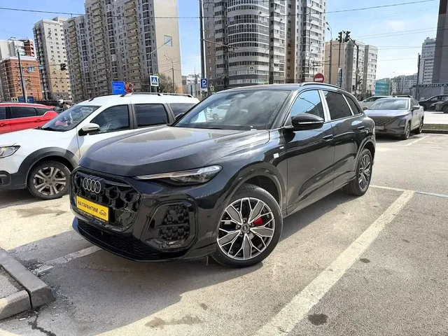 Audi Q5L 2.0 AMT 2025 года - Mercedes в Казань