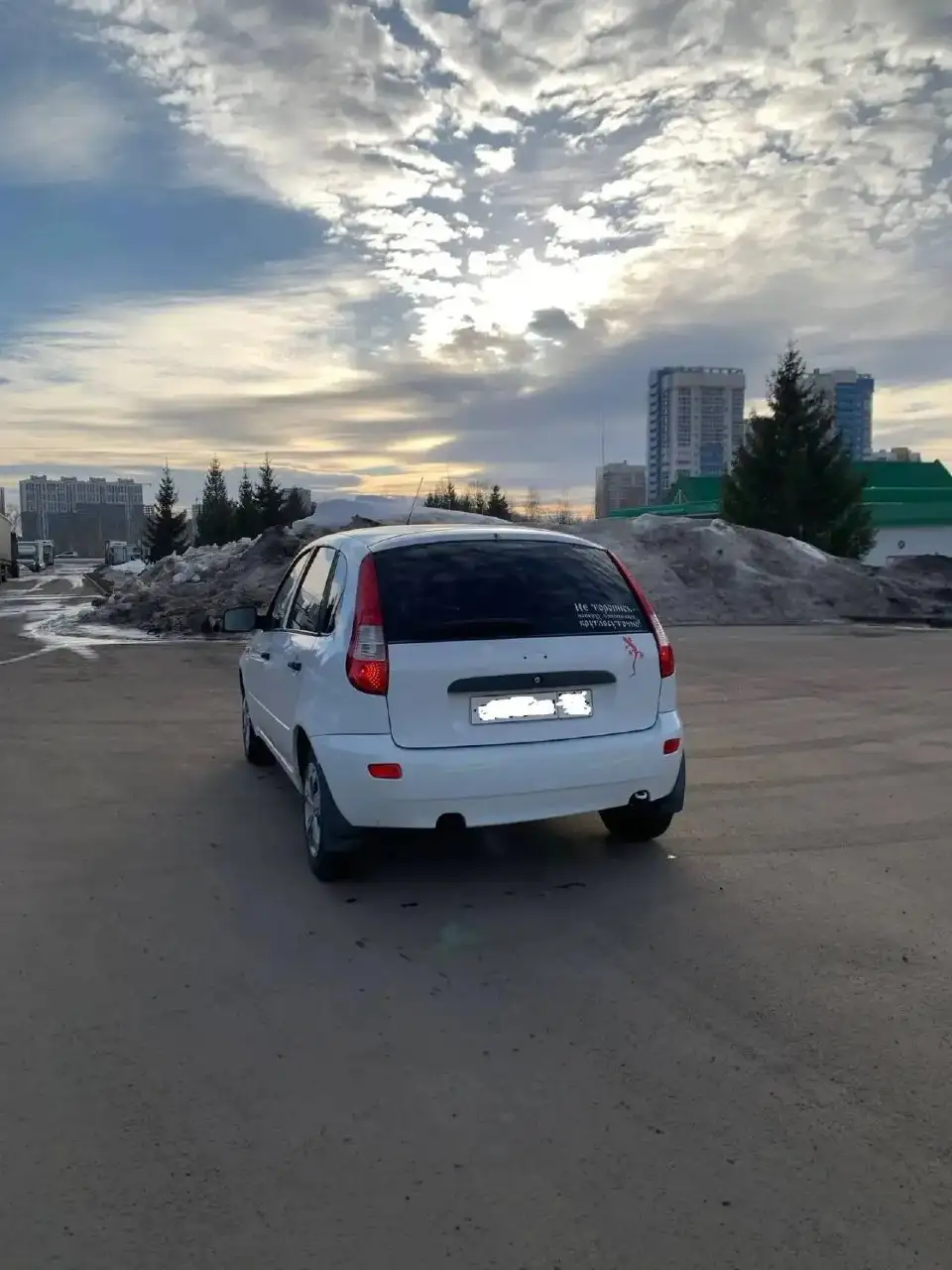 Lada Kalina хэтчбэк 1.6 МТ 2013 года - Авто в Казань