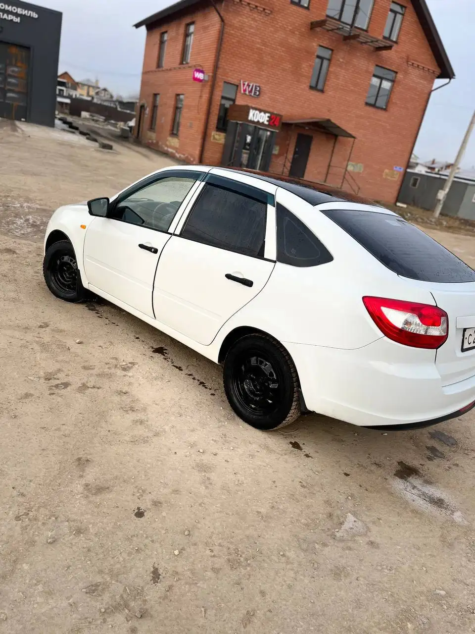 Продам Гранту лифтбек 2015 г.в. - Легковые автомобили (Авто) в Казань