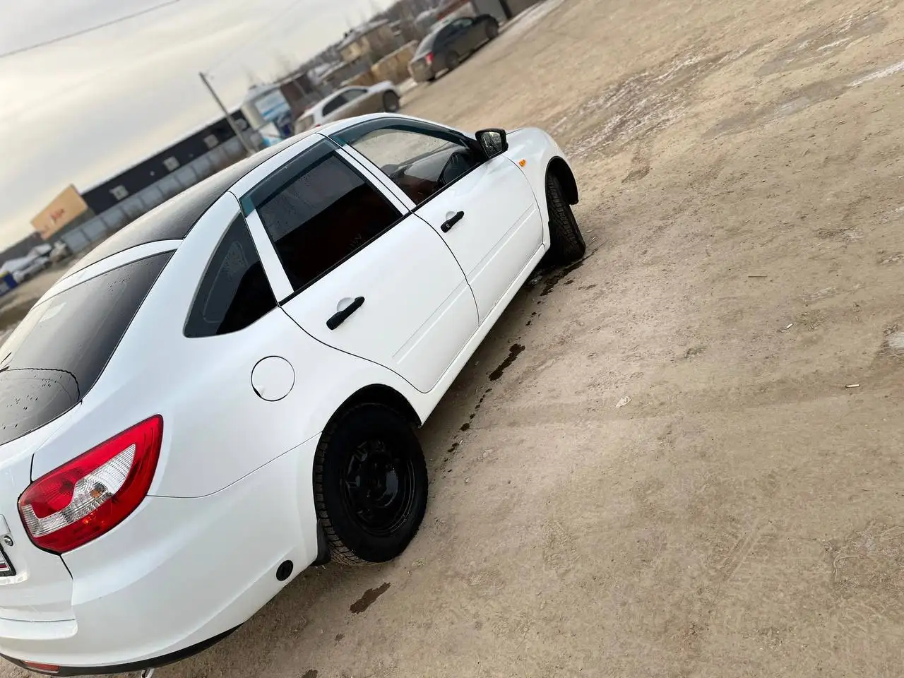 Продам Гранту лифтбек 2015 г.в. - Легковые автомобили (Авто) в Казань