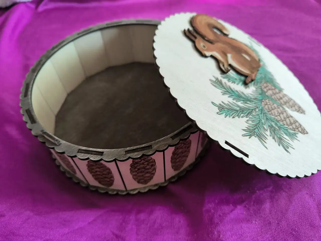 Шкатулки ручной работы и светильники